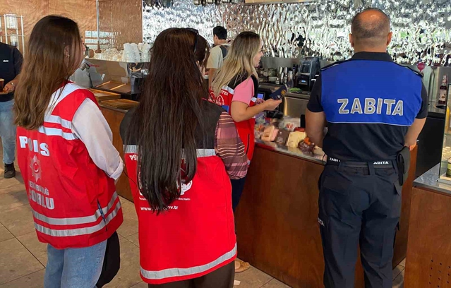Tekirdağ Çorlu'da esnaf ziyaret edilerek çocuk işçiliğine karşı bilgilendirildi