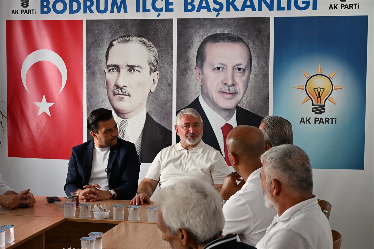 Çorum Belediye Başkanı Aşgın, Bodrum\'da AK Parti ilçe teşkilatını ziyaret etti