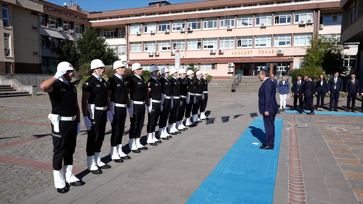 Cevdet Yılmaz Sinop Valiliğini ziyaret edip kamu yatırımlarını görüştü