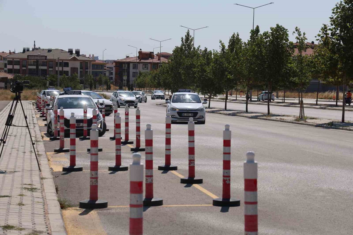 Dolandırıcıların sınavsız ehliyet vaadine sürücü kurslarından uyarı geldi