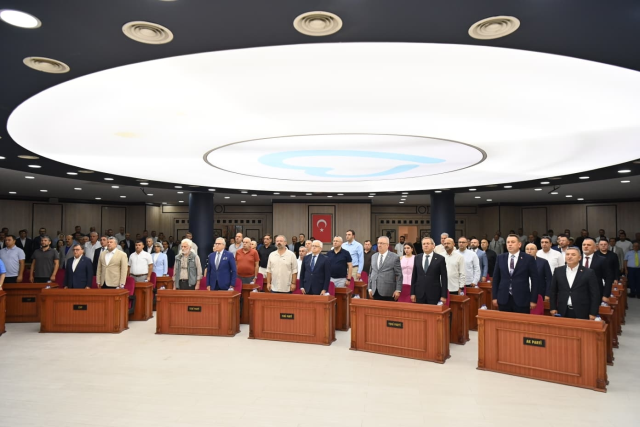 Balıkesir'de CHP'den kopan isimler Başkan Akın'ı eleştirince AK Parti'nin diline düştü
