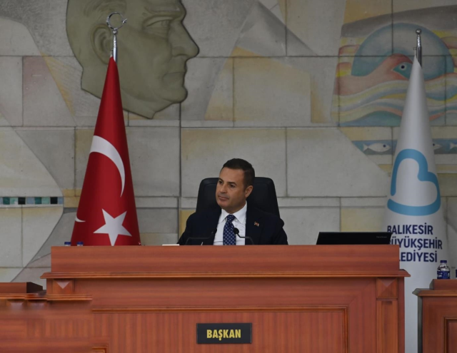Balıkesir'de CHP'den kopan isimler Başkan Akın'ı eleştirince AK Parti'nin diline düştü