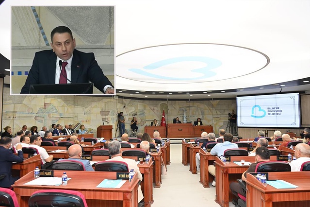 Düne kadar aynı saftaydılar, Meclis'te karşı karşıya geldiler! Sağay'dan Yeni Parti'ye “çay” göndermesi