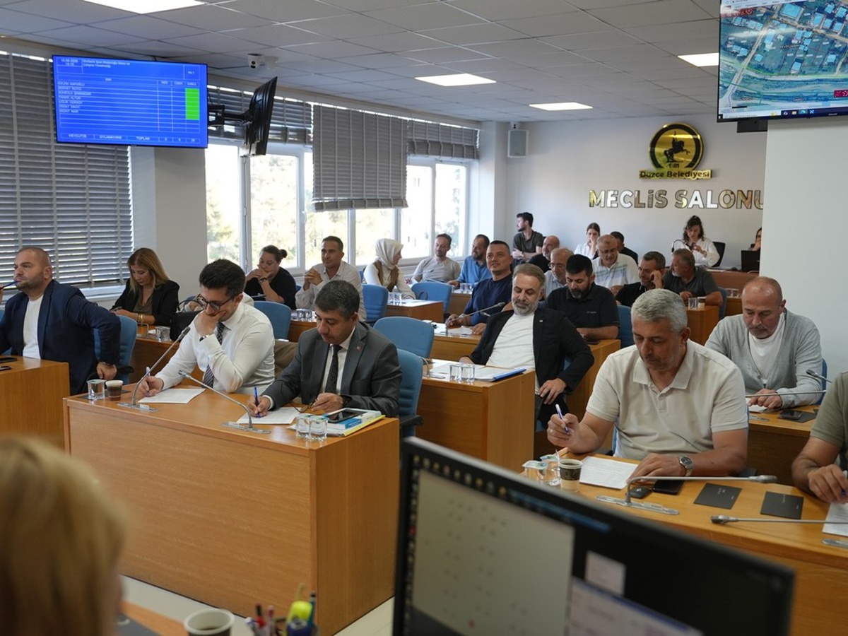 Düzce Belediye Meclisi\'nde 21 gündem maddesi karara bağlandı