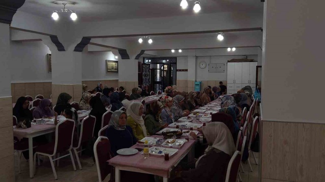 Aydın Efeler'de Kur'an kursu öğreticilerine yeni dönem semineri yapıldı