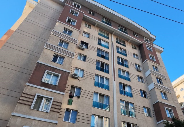 Esenyurt'ta asansörde kalan çocukları kurtarmak isteyen apartman görevlisi hayatını kaybetti