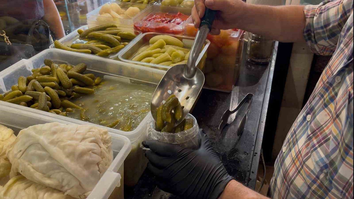 Eskişehirli Turşucudan Uyarı: Pazara Düşen İkinci Ekim Sebze Turşuyu Yumuşatıyor