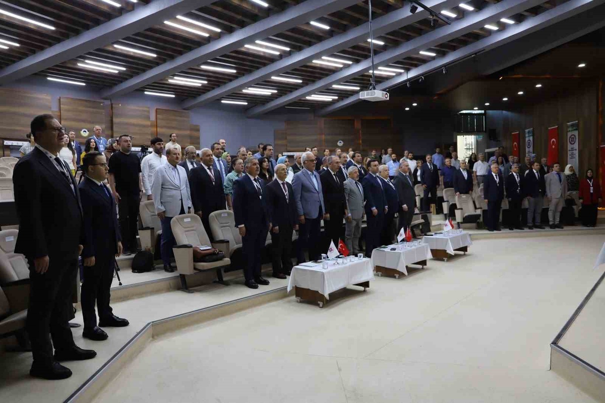 Fırat Üniversitesi\'nde su ve gıda güvenliği çalıştayı başladı
