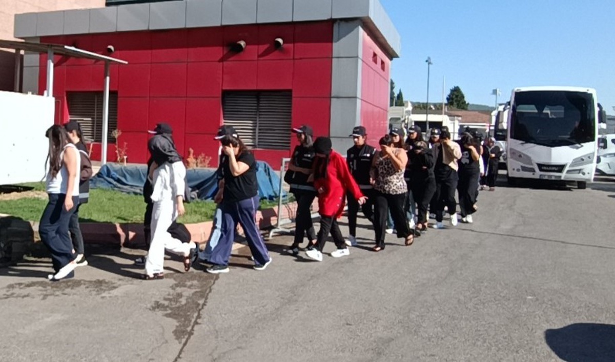 Gaziantep merkezli döviz operasyonunda 28 şüpheli tutuklama talebiyle adliyeye sevk edildi