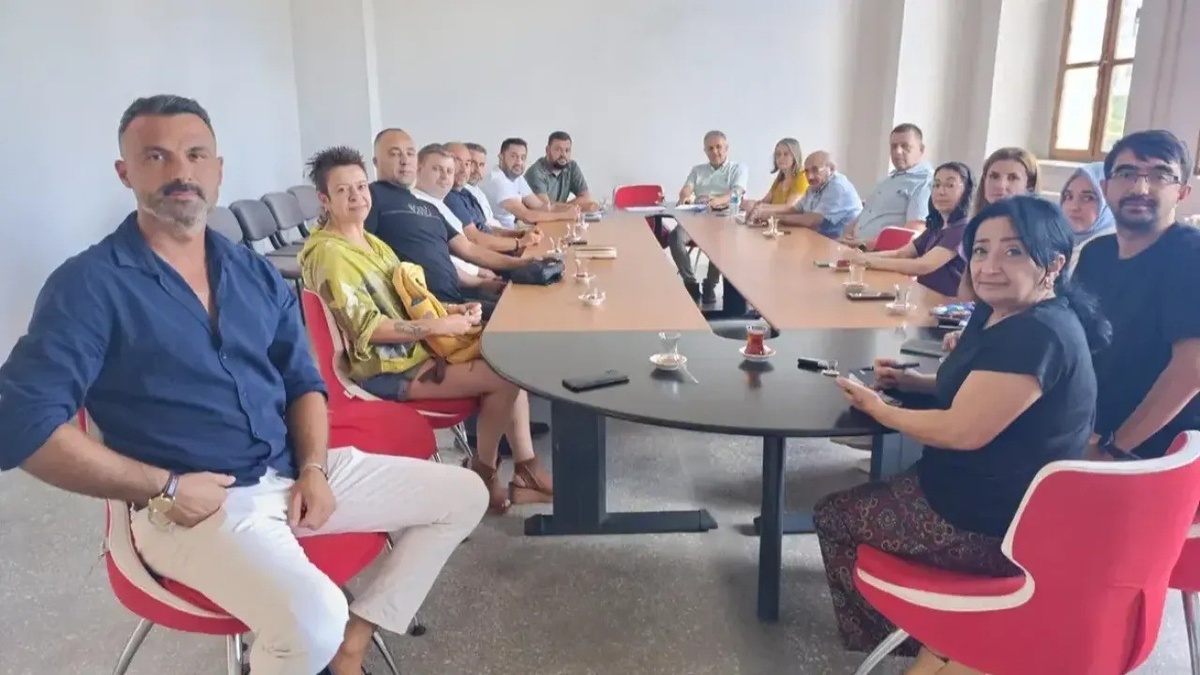 Gerze\'de eğitim komisyonu toplandı, LGS ve YKS sonuçları masaya yatırıldı