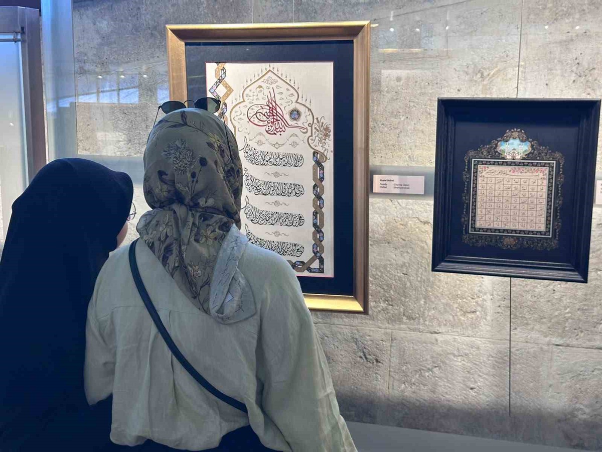 İki müzehhibenin \'İki Fırça Bir Ahenk\' tezhip sergisi Hünkar Kasrı\'nda ziyarete açıldı