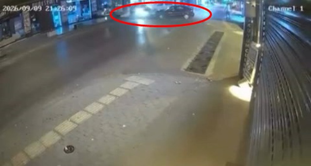 Bursa Yıldırım'da iki otomobil kafa kafaya çarpıştı, sürücüler yaralandı