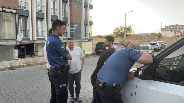 İlaç içip uyuyakaldı, oğlu polisi aradı! Ekipler kapıyı açınca şaşkına döndü