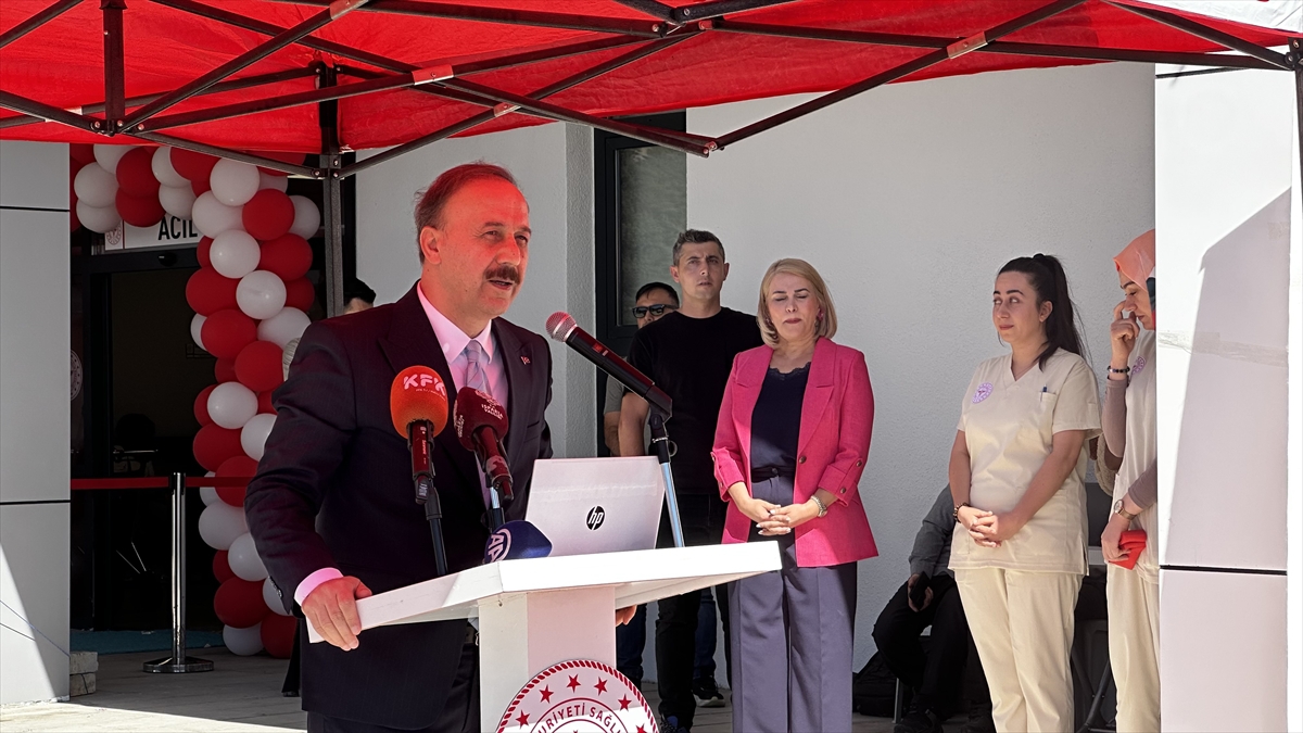 Isparta Aksu\'da 10 yataklı devlet hastanesi dualarla açıldı, hasta kabulü başladı