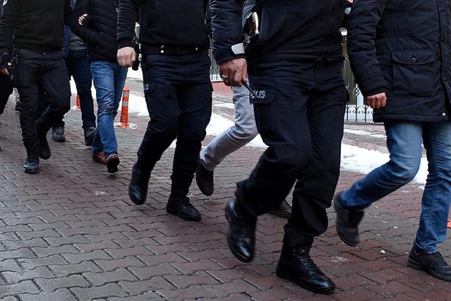 İstanbul merkezli FETÖ operasyonu! 20 kişi gözaltına alındı