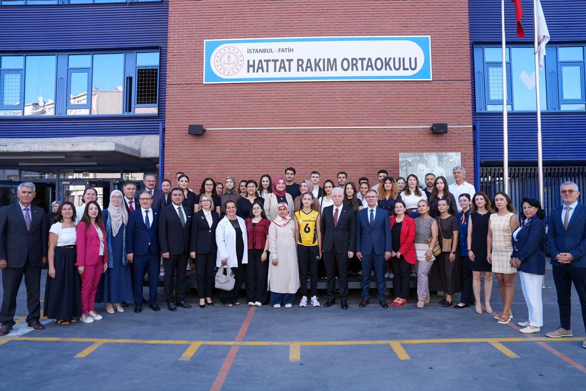 İstanbul Valiliğinden ihtiyaç sahibi öğrencilere aylık 2 bin lira kantin desteği