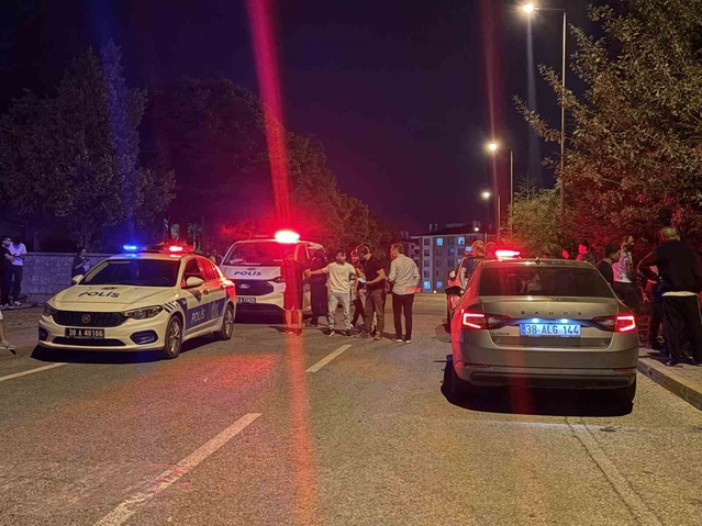 Kayseri’de parkta çocuklar arasında bıçaklı kavga: 1’i ağır 3 yaralı