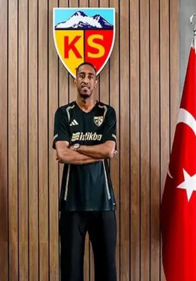 Kayserisporlu Joshua Brenet, Curaçao Milli Takımı'nın aday kadrosuna davet edildi