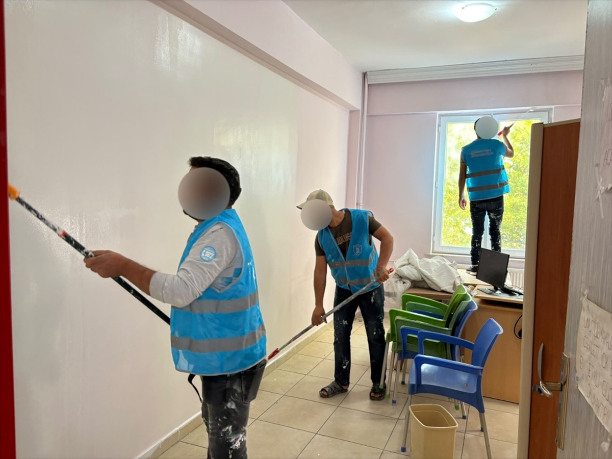 Kilis\'te 30 yükümlü, 30 okul ve 4 KYK yurdunu yeni döneme hazırladı