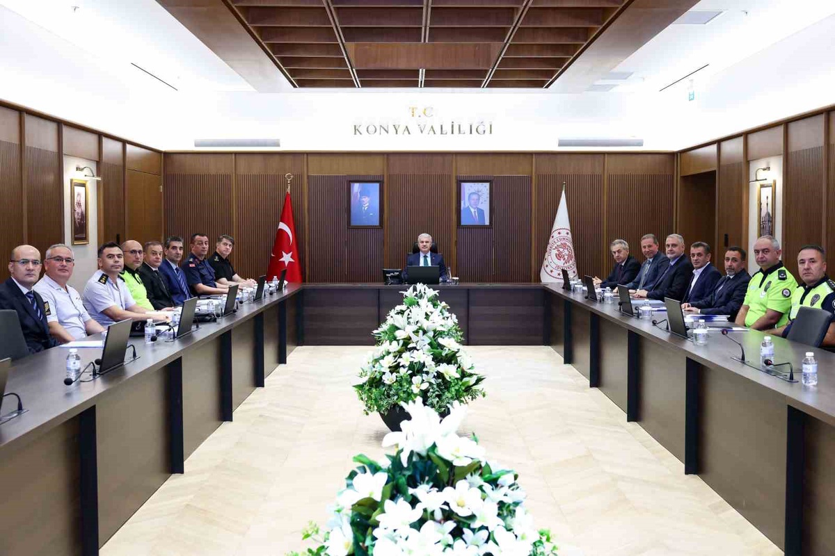 Konya\'da okul güvenliği toplantısı Vali İbrahim Akın başkanlığında yapıldı