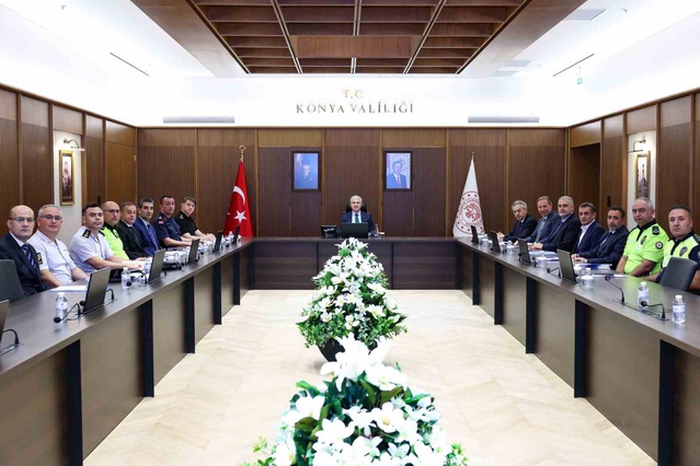 Konya'da okul güvenliği toplantısı Vali İbrahim Akın başkanlığında yapıldı