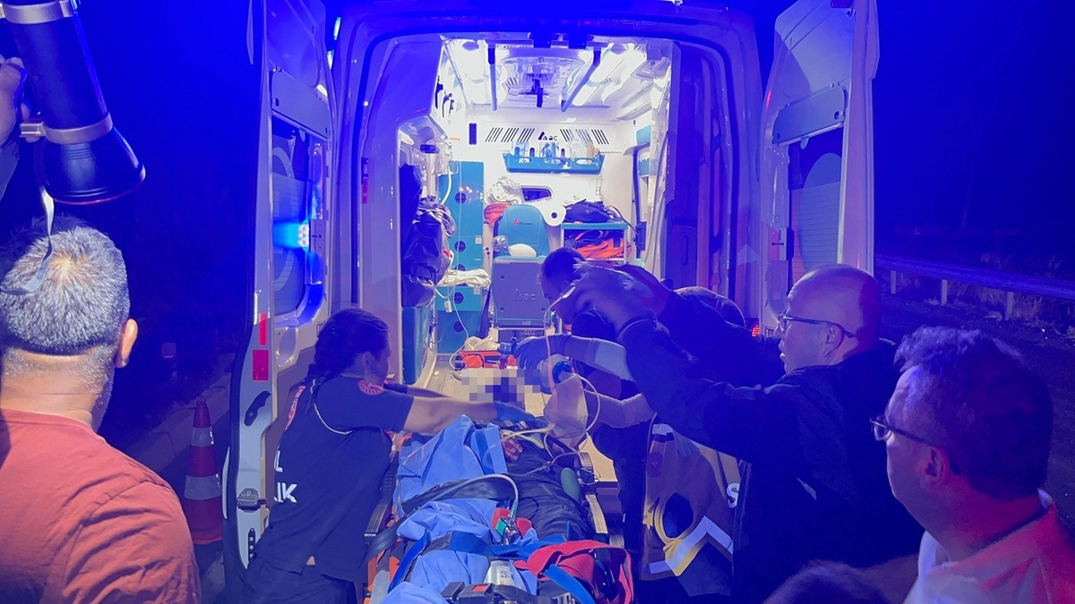 Manisa Kula'da kamyonet tıra arkadan çarptı, 1 kişi öldü 4 kişi ağır yaralandı