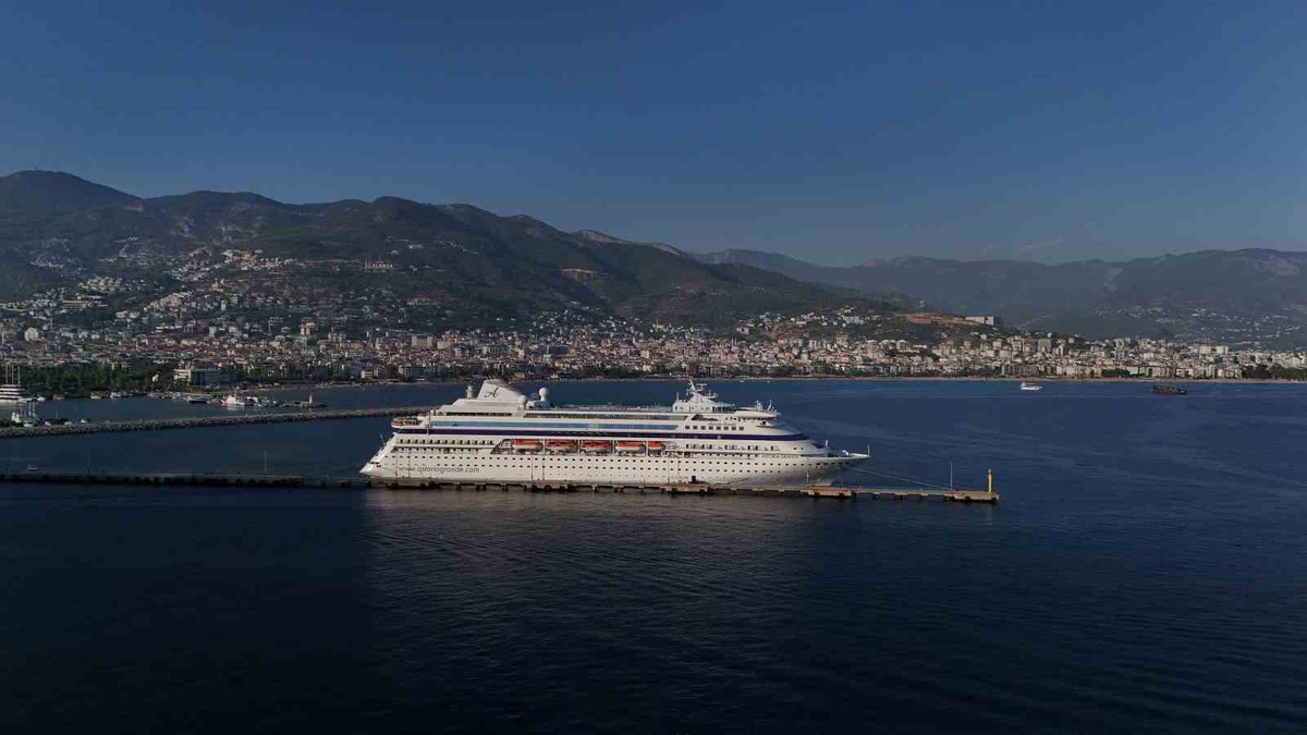 Mısır\'dan gelen lüks kruvaziyer 199 yolcuyla Alanya Limanı\'na ulaştı