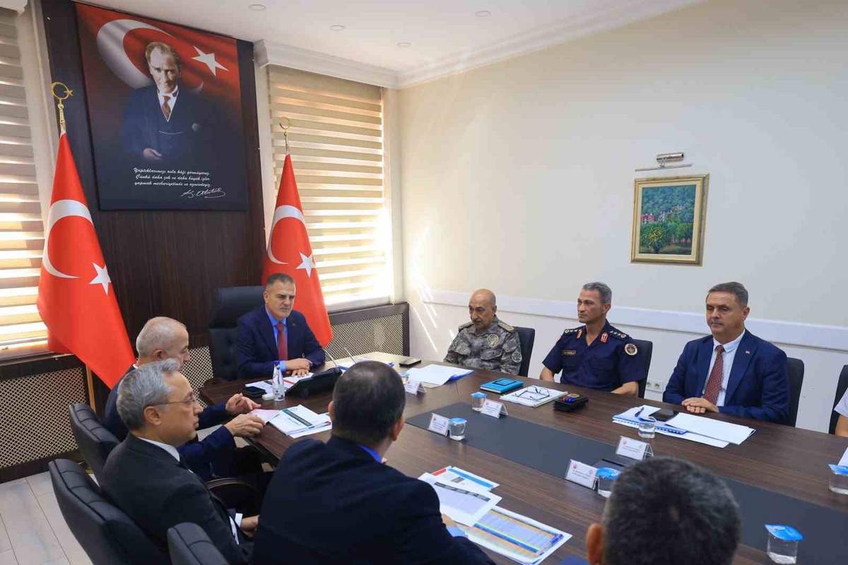 Muğla\'da okul güvenliği toplantısında 162 bin 882 öğrenci için tedbirler belirlendi
