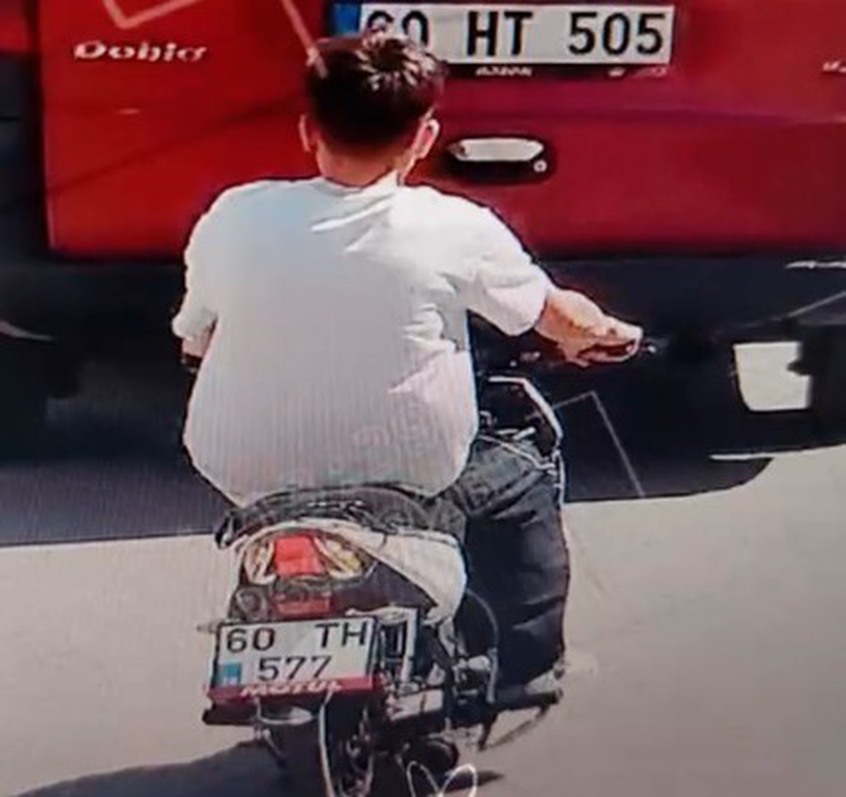 Tokat\'ta 17 yaşındaki sürücüye sahte plakadan 266 bin lira ceza kesildi