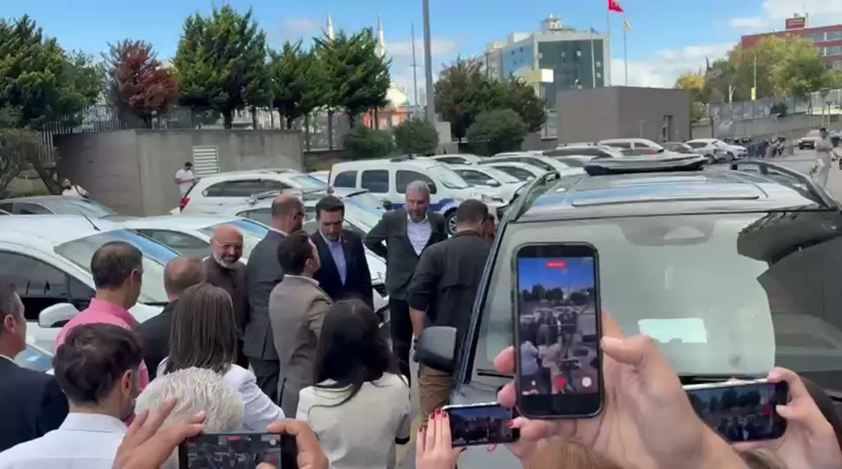 Özgür Çelik, Üsküdar soruşturması kapsamında İstanbul Adliyesi\'nde ifade verdi