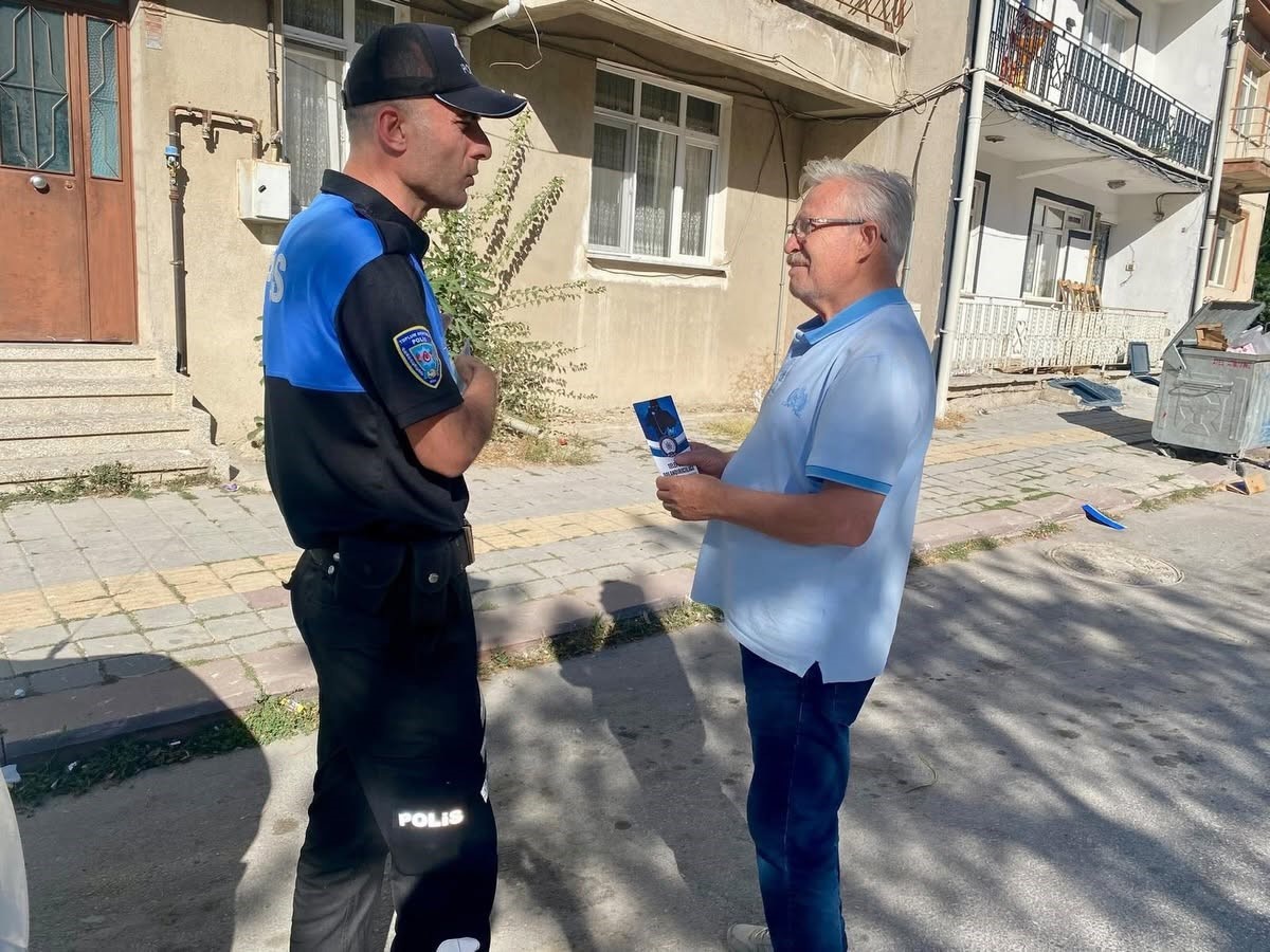 Kütahya\'da polisten telefon dolandırıcılığına karşı \'şüphe varsa para yok\' uyarısı