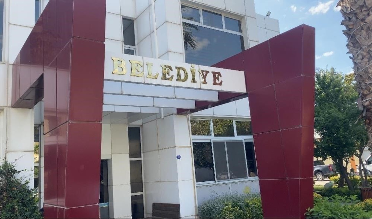 Seferihisar Belediyesi soruşturmasında 43 şüpheli gözaltına alındı