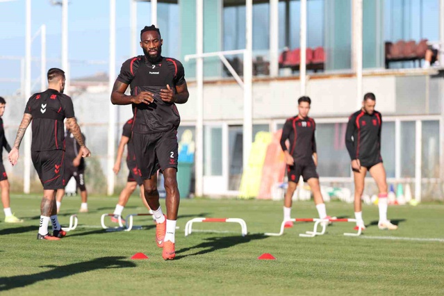 Sivasspor, Muğlaspor maçı öncesi taktik ağırlıklı antrenman yaptı