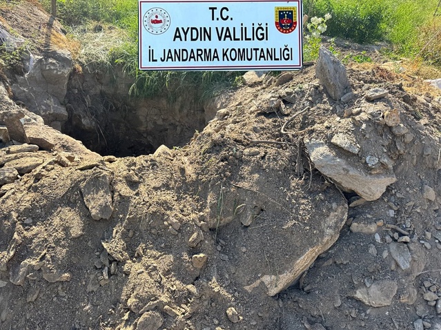 Söke'de izinsiz kazı yapan 5 şüpheli jandarma operasyonuyla suçüstü yakalandı