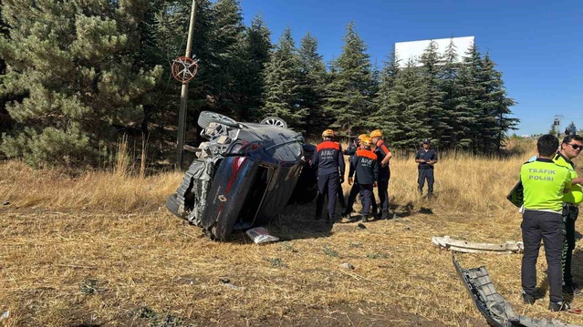 Afyonkarahisar Sinanpaşa'da otomobil tarlaya devrildi, sürücü hayatını kaybetti