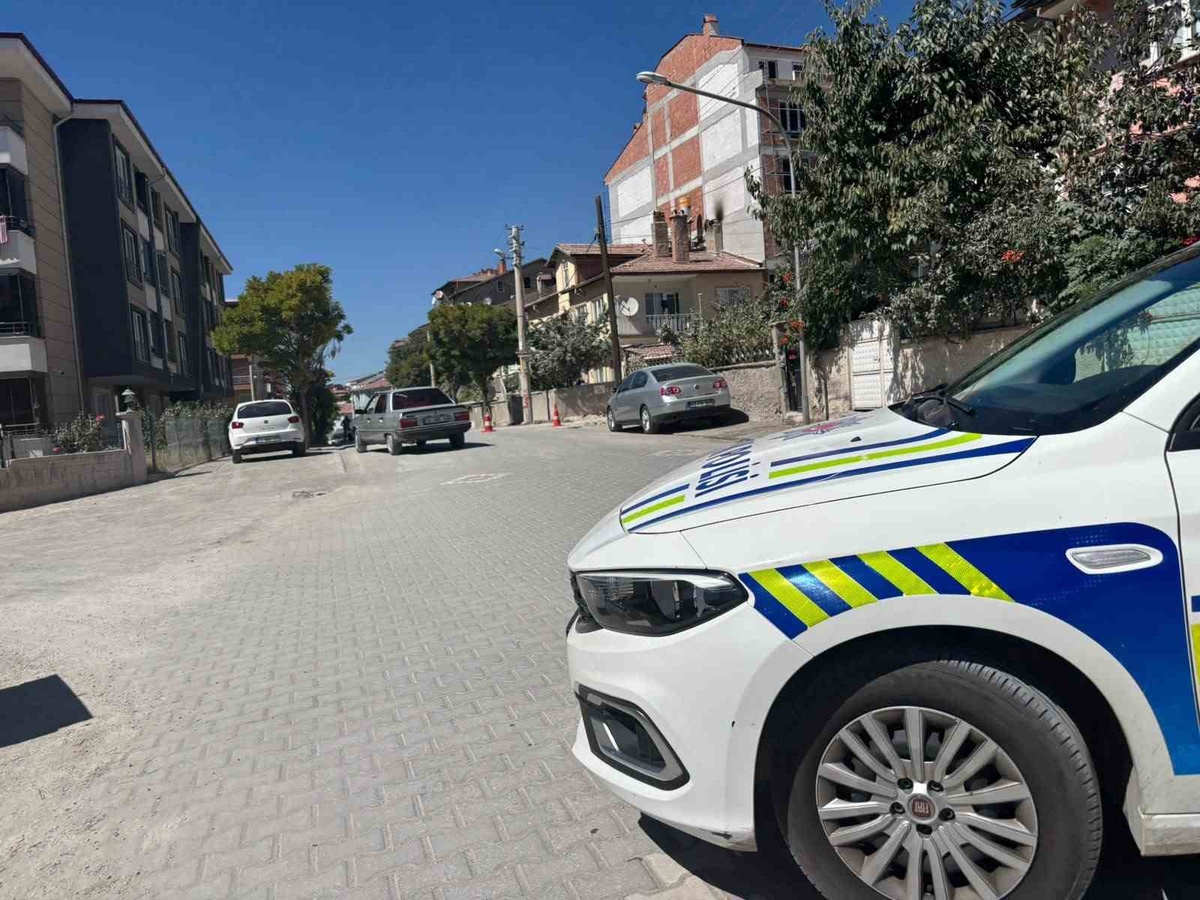 Tavşanlı'da otomobilin çarptığı yaya hastanede tedavi altına alındı