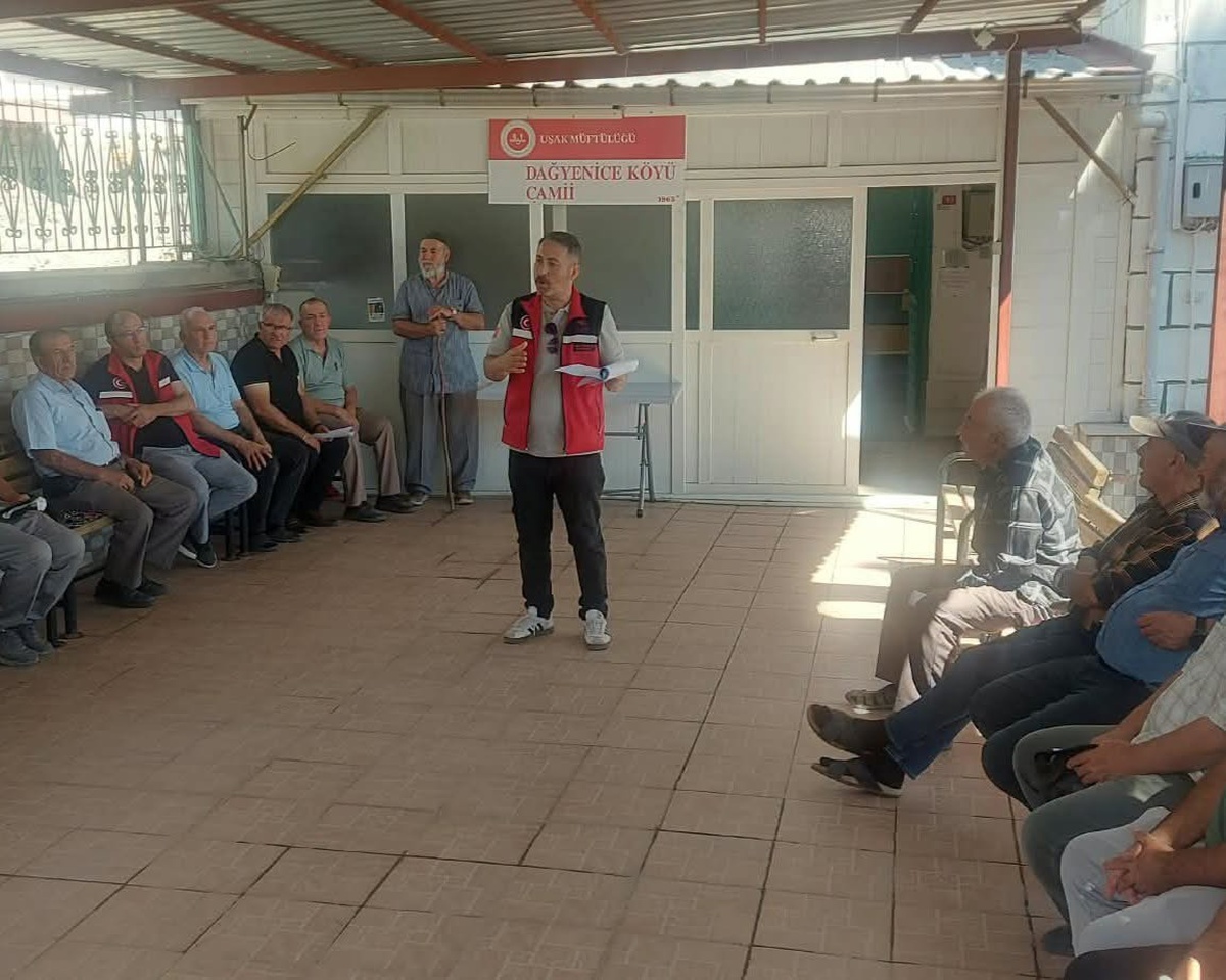 Uşak\'ta tarım personeli köy köy gezerek üreticilere destek ve hayvan sağlığı bilgisi veriyor