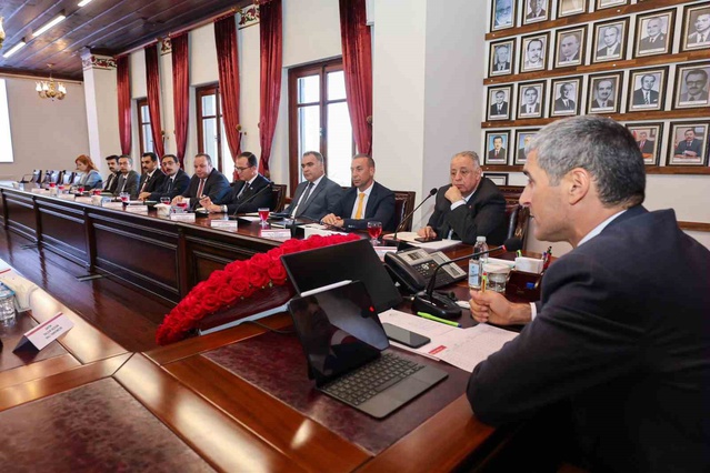 Afyonkarahisar Valisi Aktaş'tan kaymakamlara hız ve koordinasyon talimatı