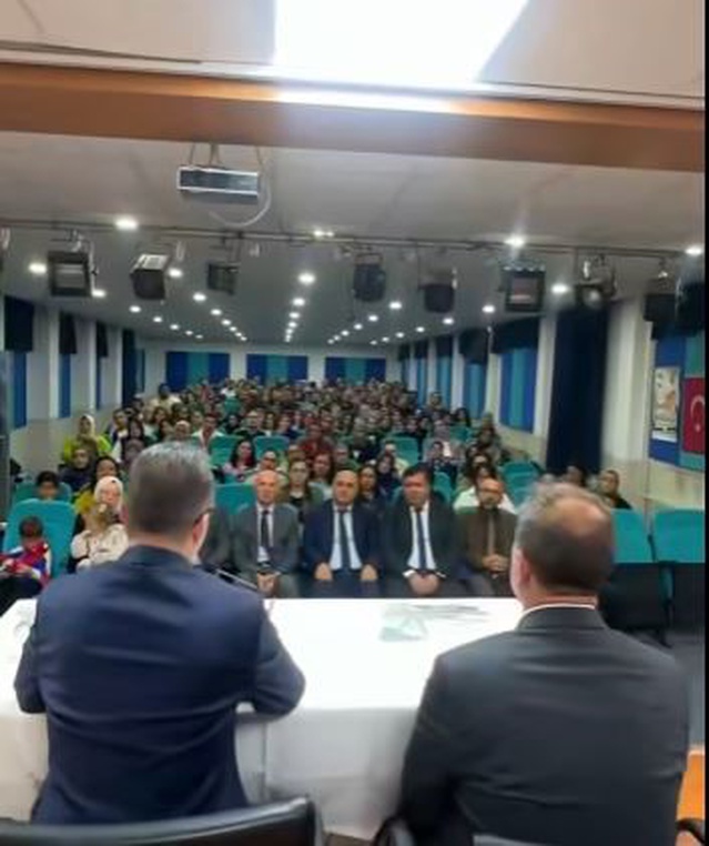 Ardahan Valisi Yamlı, yeni eğitim yılı öncesi öğretmenlerle buluştu