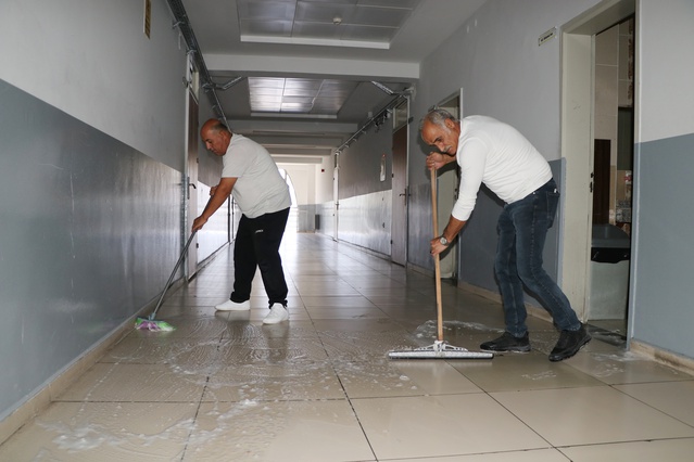 Van'da Atatürk Anadolu Lisesi'nde 660 öğrenci için temizlik seferberliği