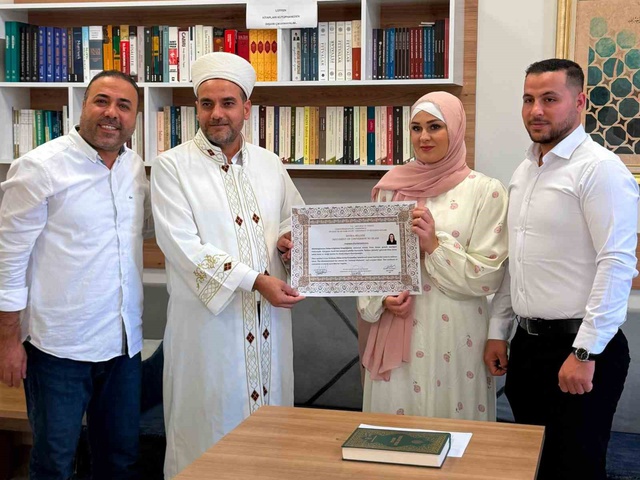 İsmi de değişti! İlk kez duyduğu ezan sesinden etkilenip Müslüman oldu