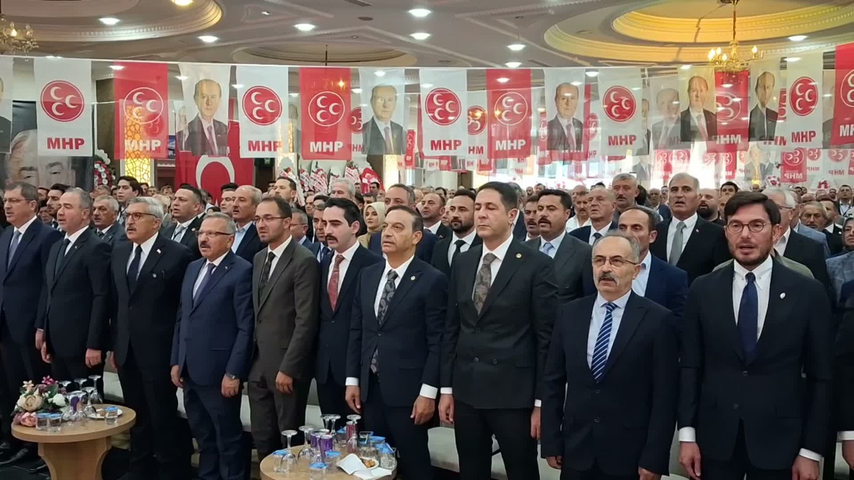 Yayman, MHP Tokat kongresinde yeni anayasa çağrısı yaptı