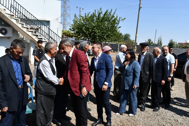 AK Partili Tatar, Silopi'de üç köyü ziyaret edip vatandaşların sorunlarını dinledi