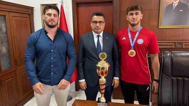 Alaplılı güreşçiler Kaymakam Köksal'ı ziyaret etti