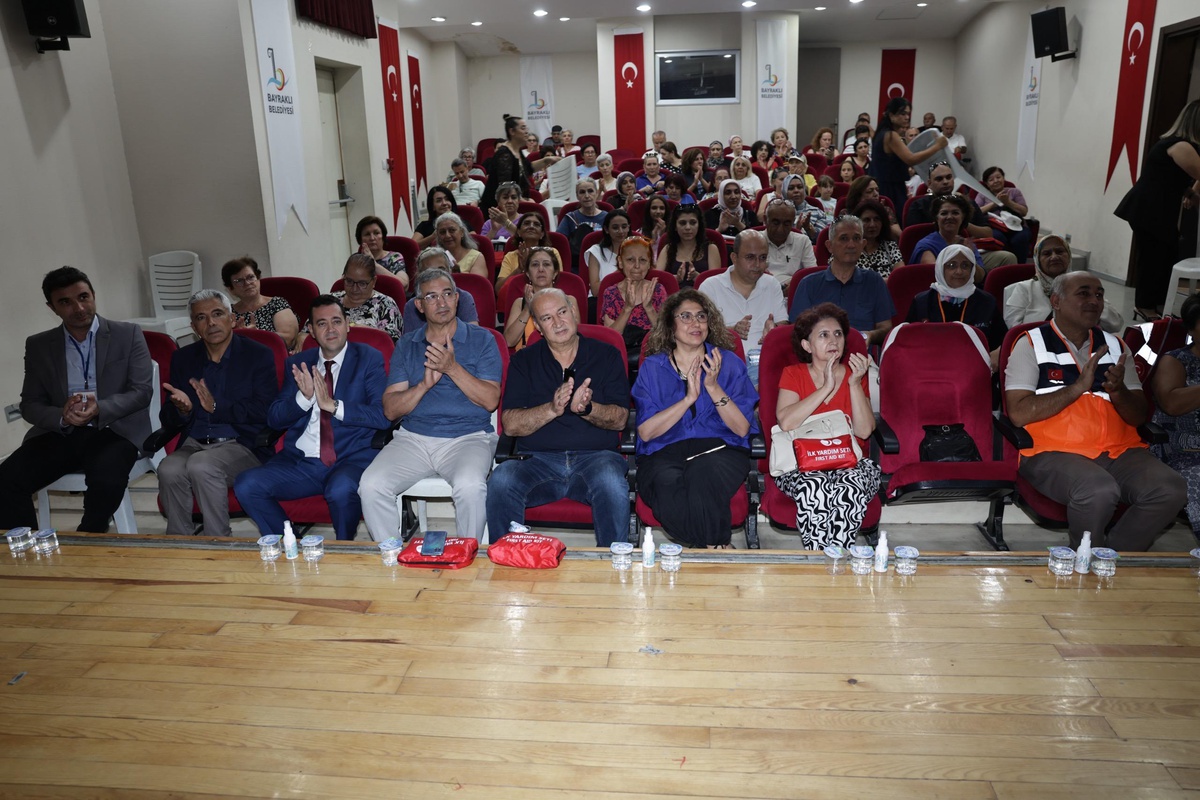 Bayraklı\'da temel ilkyardım semineri düzenlendi, doğru müdahale anlatıldı
