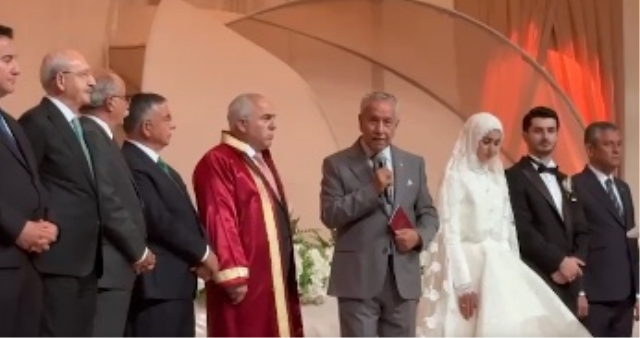 Bülent Arınç'ın radarında yine Melih Gökçek var: Utanarak izledim