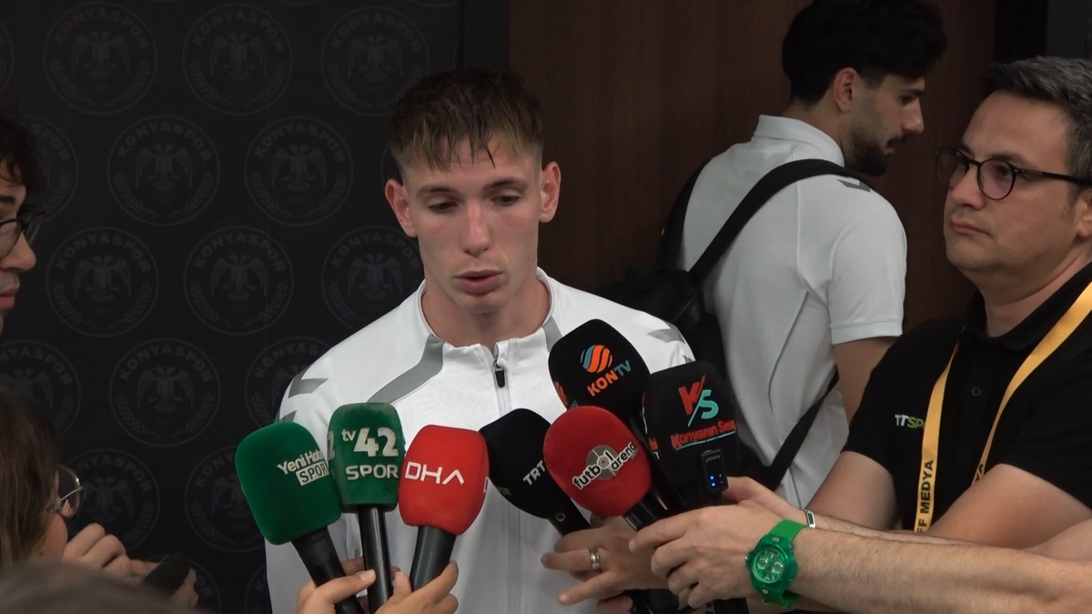 Konyaspor'da Deniz Türüç, TFF temsilcisine maç sonrası tepki gösterdi