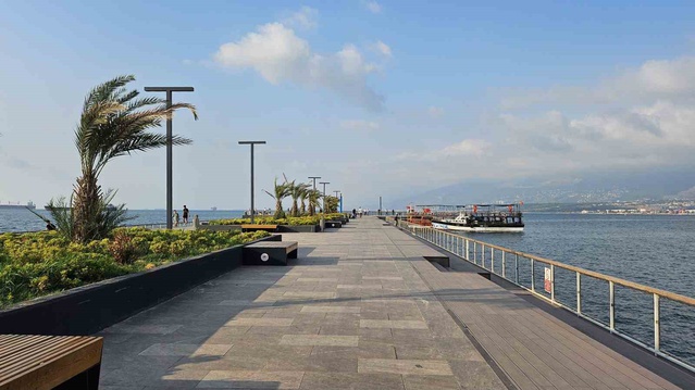 İskenderun sahilinde tekne turları yeniden başladı, 3 yıl sonra ilk denizci dümen kırdı