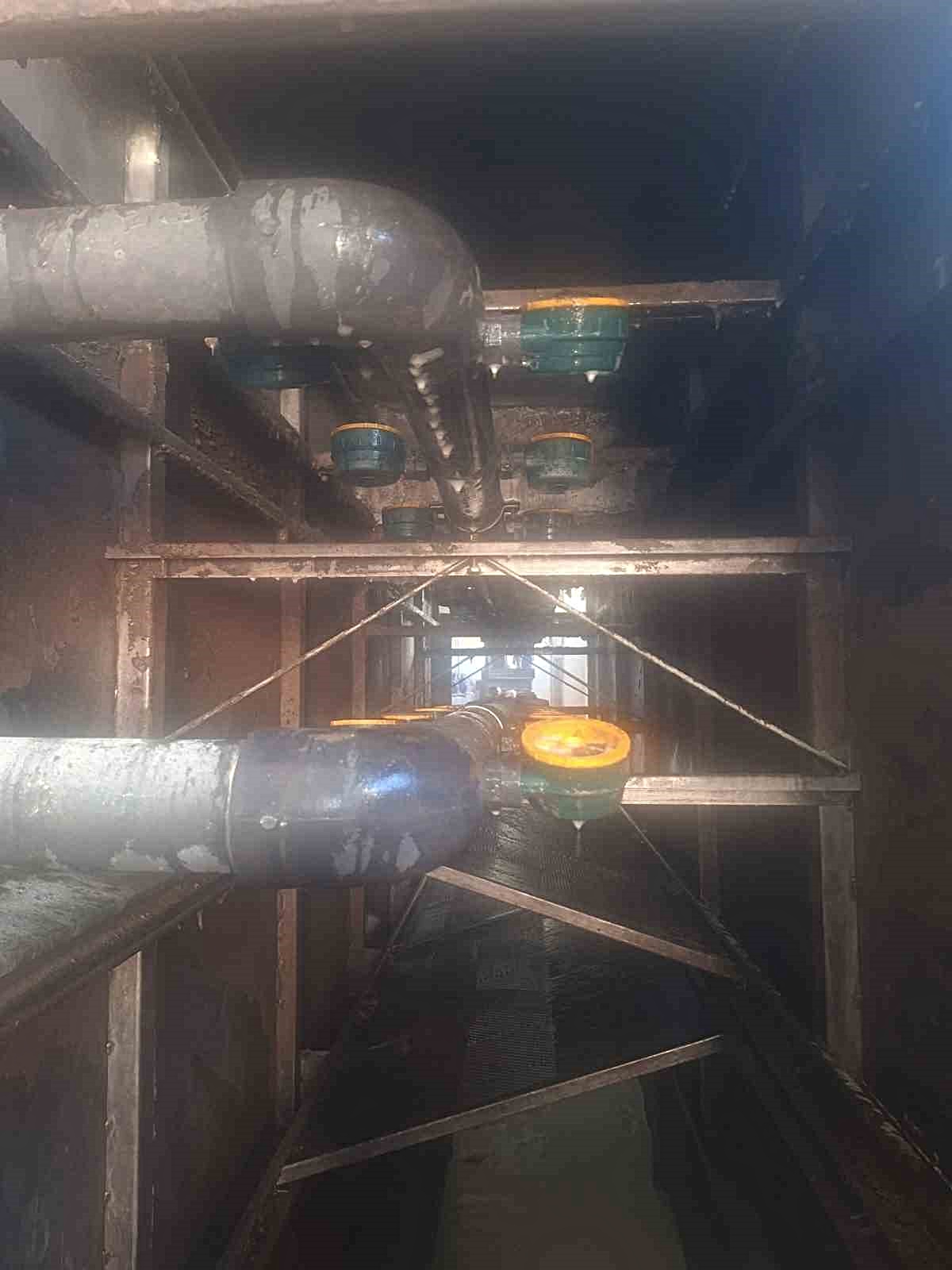 Bolu Gerede'de deri fabrikasının bacasında çıkan yangın itfaiye ile kontrol altına alındı