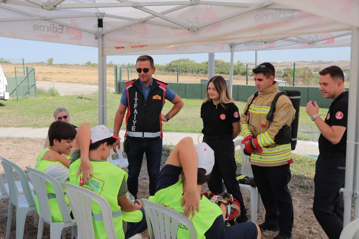 Edirne\'de çocuklara afet eğitimi, ailelerle birlikte müzede verildi